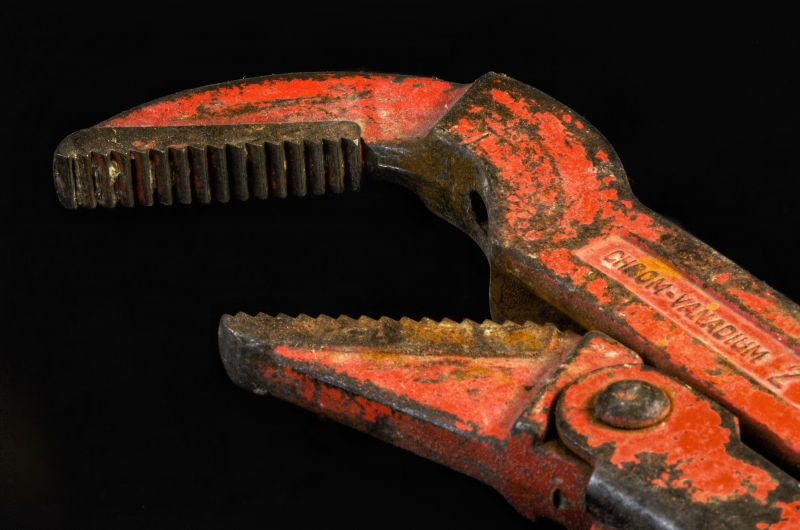 plombier-LA GARDE-min_pipe-wrench-318084